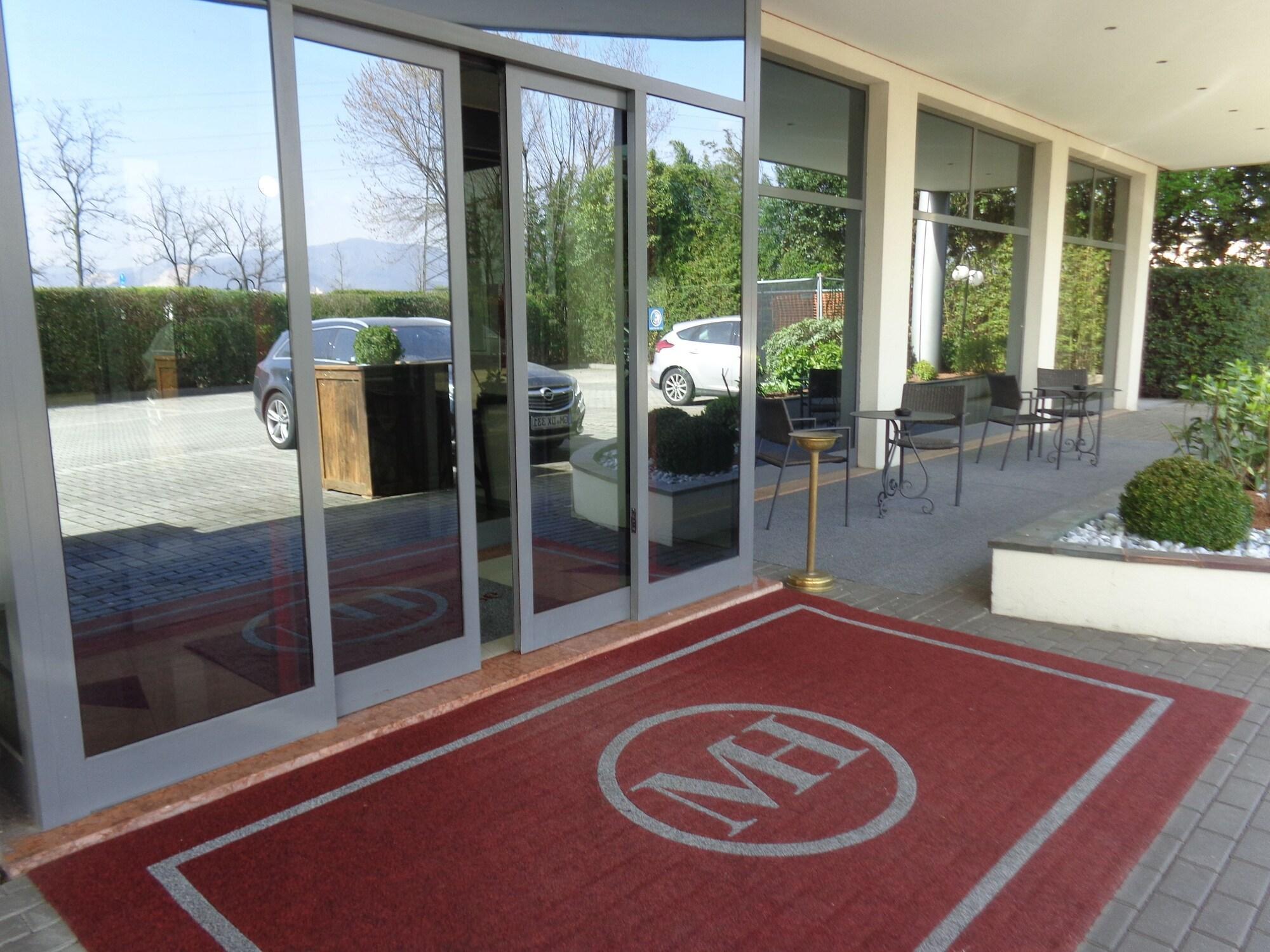 Hotel Ferretti Majestichouse 4*