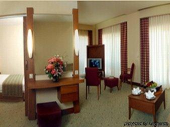 Hotel Ferretti Majestichouse 4*