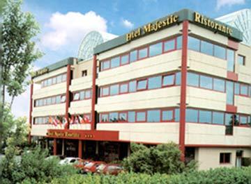 Ferretti Majestichouse 4*